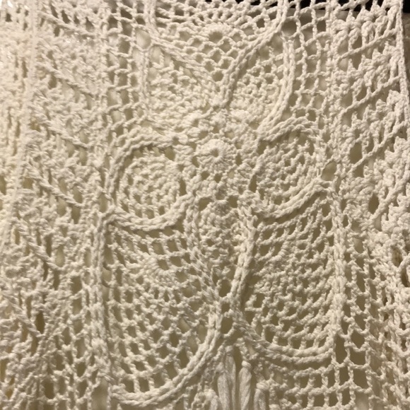 Crochet white vest - Picture 6 of 7